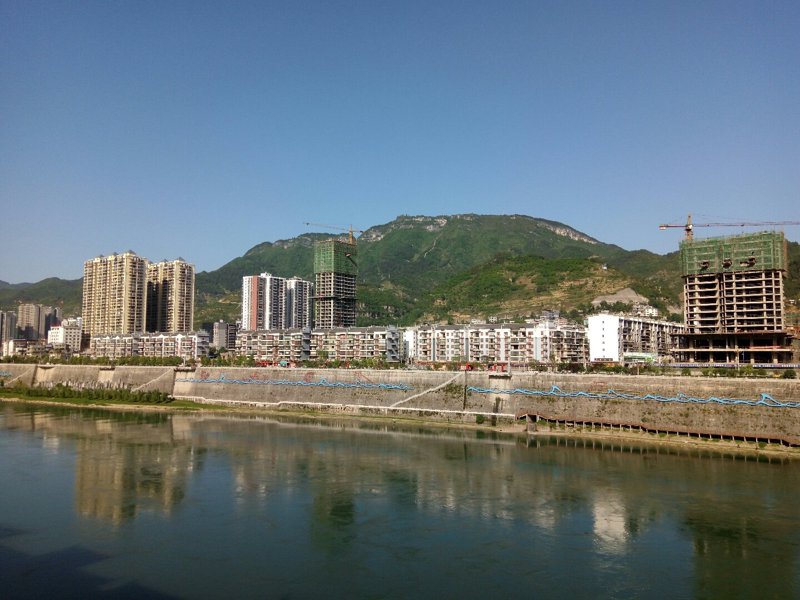 土家族自治县房产市场动态分析